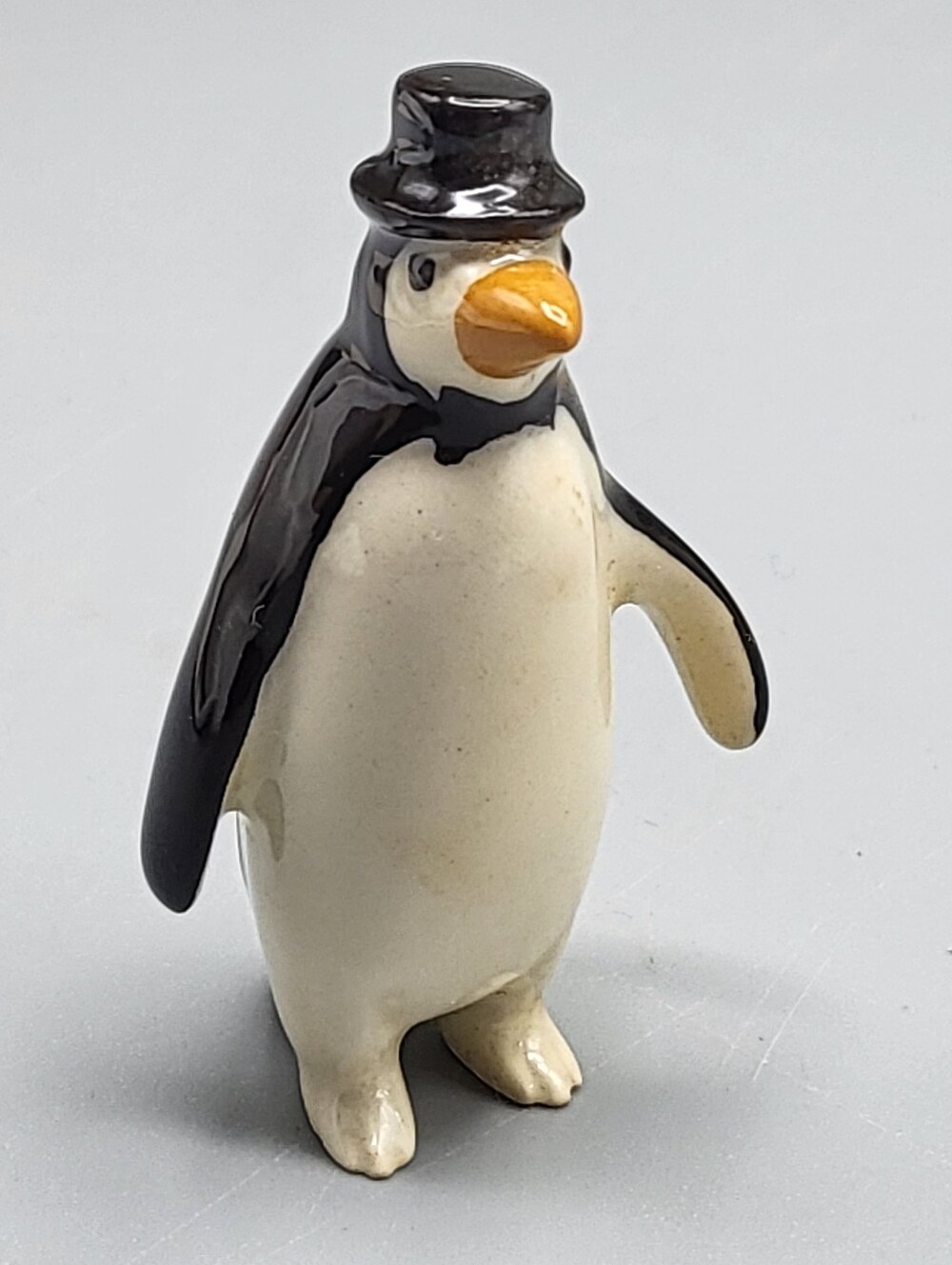 Hagen Renaker "Papa Penguin" #231 Figurine - Porcelain Collectable Vintage